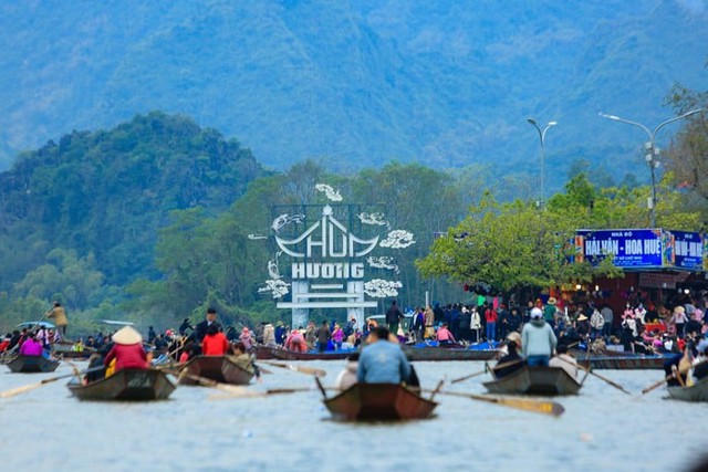 Huong Pagoda complex recognized as tourist destination- Ảnh 2.