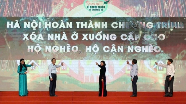 Ha Noi launches month "For the poor" and social welfare- Ảnh 1.