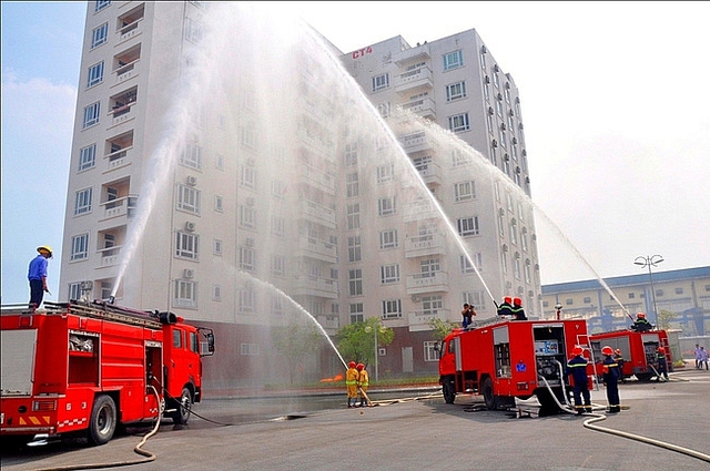 Urban fire prevention training center makes debut- Ảnh 1.