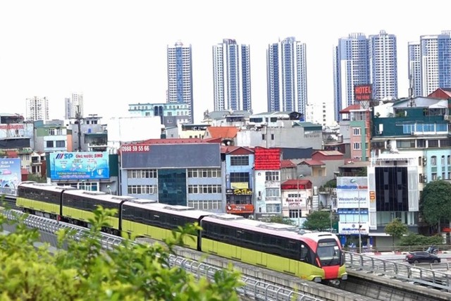 Nhon-Ha Noi Station metro line serves for 34,184 passengers on first day of operation- Ảnh 1.