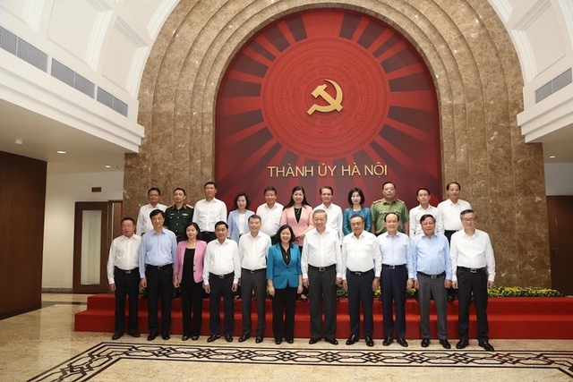 Party chief works with Standing Board of the Ha Noi Party Committee- Ảnh 1.