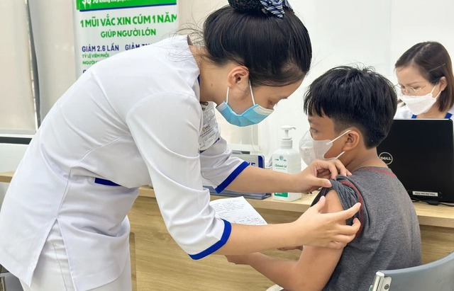 Measles vaccination campaign launched for children aged 1-5- Ảnh 1.