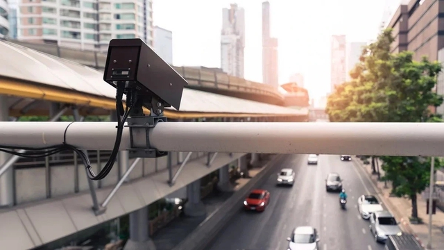 Ha Noi to install 40,000 cameras for security, traffic management - Ảnh 1.