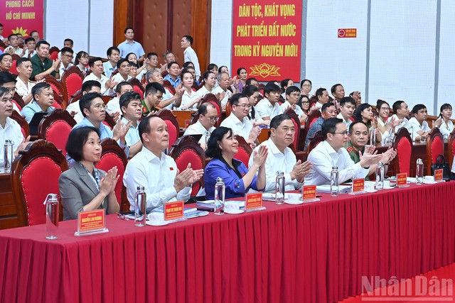 Party chief meets with local voters ahead of 15th NA’s 10th session- Ảnh 2.