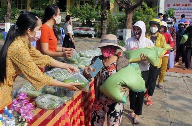 Ha Noi launches “Month for the Poor 2025” to support disadvantaged residents- Ảnh 1. Ha Noi launches “Month for the Poor 2025” to support disadvantaged residents- Ảnh 1.