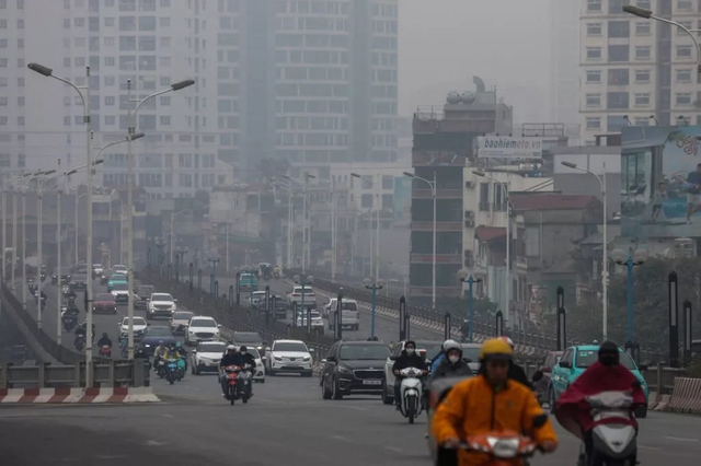 Ha Noi takes action as air pollution reaches alarming levels- Ảnh 1. Ha Noi takes action as air pollution reaches alarming levels- Ảnh 1.