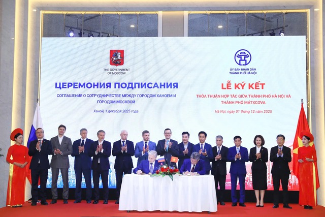 Ha Noi, Moscow sign new cooperation pact to deepen multifaceted city ties- Ảnh 1.