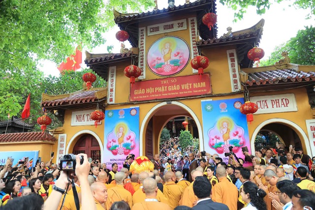 Buddha's sacred relics honored in Ha Noi- Ảnh 1. Buddha's sacred relics honored in Ha Noi- Ảnh 1.