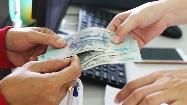 Ha Noi presents US$190 each to near-poor households on 80th National Day- Ảnh 1. Ha Noi presents US$190 each to near-poor households on 80th National Day- Ảnh 1.