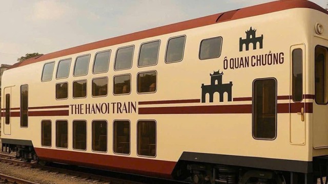 Heritage train offers tourists a new way to explore the capital- Ảnh 2. Heritage train offers tourists a new way to explore the capital- Ảnh 2.