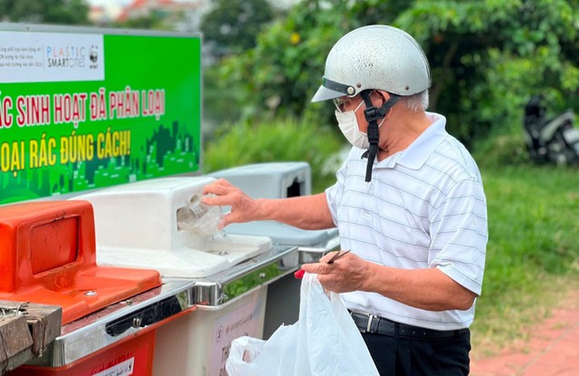 Ha Noi mandates household waste sorting - Ảnh 1.