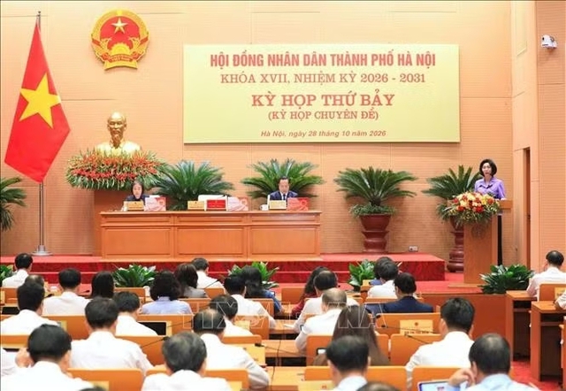 Ha Noi approves 20 resolutions, defers two metro rail mechanisms - Ảnh 1.