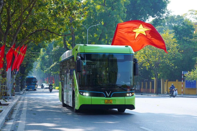 Ha Noi targets 30% public transport use to ease traffic congestion- Ảnh 1.