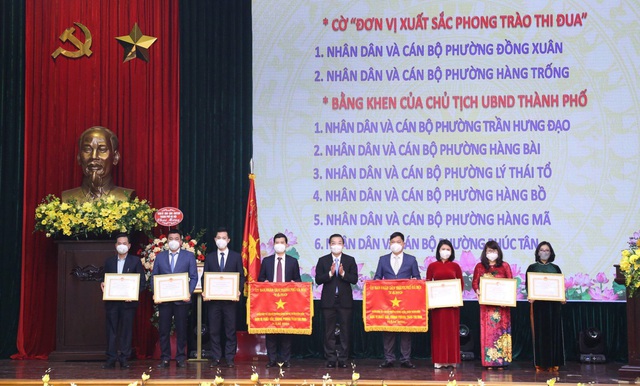 Quận Hoàn Kiếm đón nhận Huân chương Độc lập hạng Nhất - Ảnh 3.