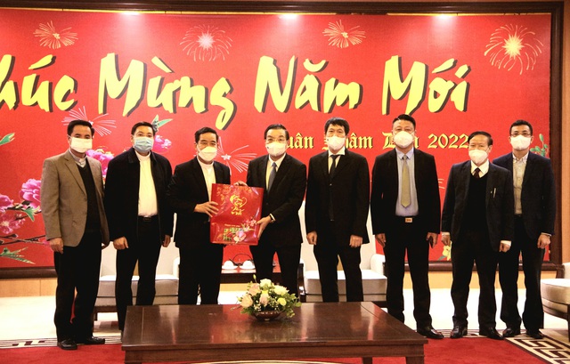 Chủ tịch Hà Nội tiếp Tổng Hội thánh Tin lành Việt Nam (miền Bắc) và Tòa Giáo phận Hưng Hóa thăm, chúc Tết - Ảnh 2.