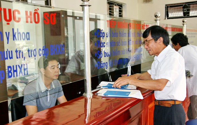 Hà Nội chỉ đạo tiếp tục các giải pháp phát triển số người tham gia bảo hiểm xã hội, y tế - Ảnh 1.