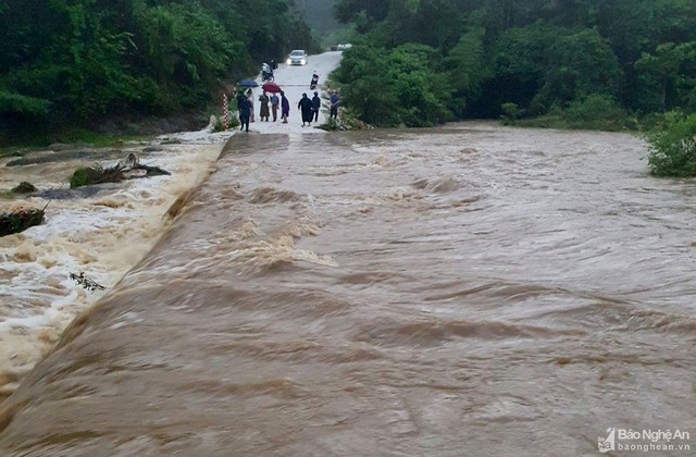 Hà Nội hỗ trợ Nghệ An 3 tỷ đồng khắc phục thiệt hại mưa lũ  - Ảnh 1.