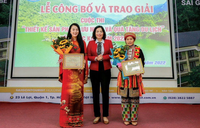 Quảng bá hình ảnh áo dài Việt qua sản phẩm quà tặng du lịch - Ảnh 2.
