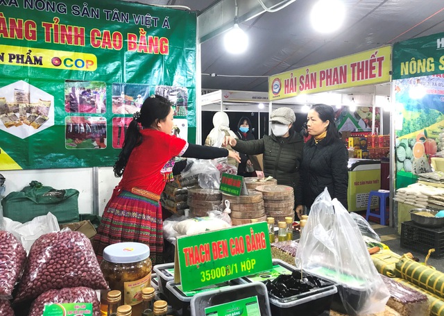 Khai mạc Hội chợ Hàng Việt Nam được người tiêu dùng yêu thích năm 2022 - Ảnh 3.