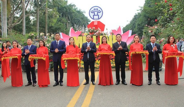 Khai mạc Lễ hội hoa Mê Linh và Festival nông sản OCOP Hà Nội - Ảnh 1.