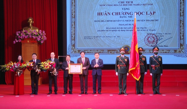 Thanh Trì đón nhận Huân chương Độc lập hạng Nhì  - Ảnh 1.