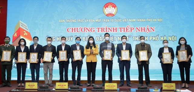 Hà Nội tiếp nhận gần 26 tỷ đồng ủng hộ Quỹ ‘Vì biển, đảo Việt Nam’ - Ảnh 2.