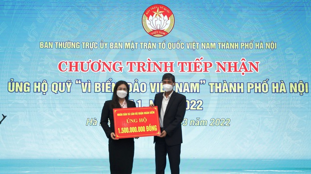 Hà Nội tiếp nhận gần 26 tỷ đồng ủng hộ Quỹ ‘Vì biển, đảo Việt Nam’ - Ảnh 1.