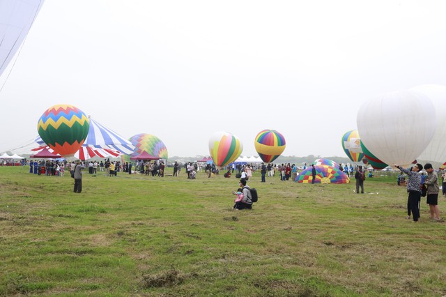 Lễ hội khinh khí cầu tại Hà Nội - Ảnh 2.