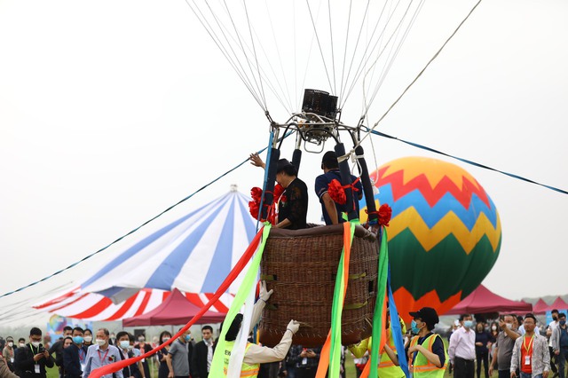 Lễ hội khinh khí cầu tại Hà Nội - Ảnh 4.