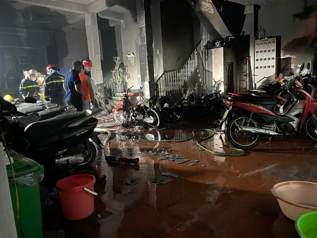 Điều tra ban đầu về nguyên nhân 'phóng hỏa' khiến 1 người tử vong tại phường Phú Đô - Ảnh 1.
