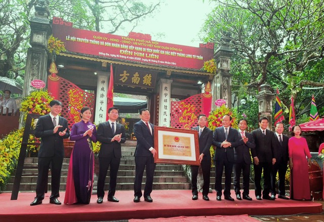 Khai hội đền Kim Liên và đón Bằng xếp hạng Di tích quốc gia đặc biệt - Ảnh 2.