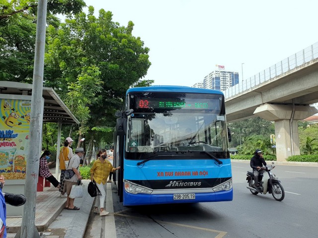 Hà Nội sẽ mở thêm 28 tuyến buýt trong năm 2022 - Ảnh 1.