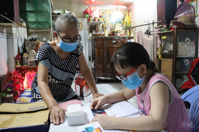 Nhiều phụ huynh mong muốn cho trẻ trở lại trường - Ảnh 1. Nhiều phụ huynh mong muốn cho trẻ trở lại trường - Ảnh 1.