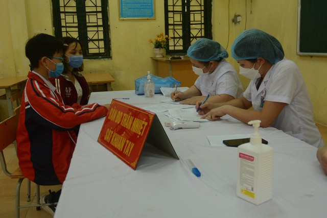 Số ca mắc COVID-19 tại Hà Nội giảm nhẹ trong 24h qua - Ảnh 1.