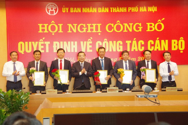 Hà Nội bổ nhiệm 14 cán bộ thuộc 2 Ban quản lý dự án - Ảnh 1.