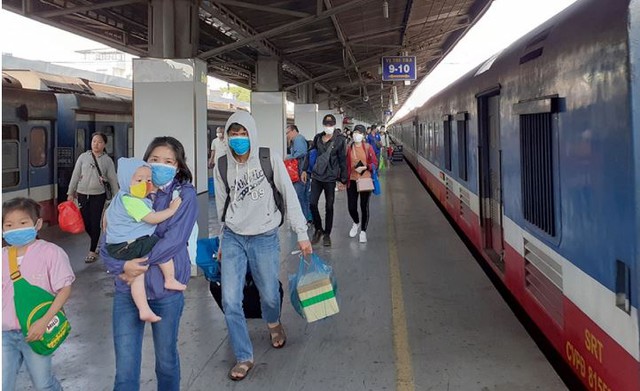 Hà Nội tăng chuyến tàu đưa khách đến các điểm du lịch - Ảnh 1.