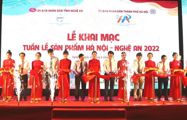 Khai mạc Tuần lễ sản phẩm Hà Nội-Nghệ An năm 2022 - Ảnh 1.