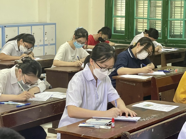 Hơn 106.000 học sinh Hà Nội bước vào kỳ thi vào lớp 10 - Ảnh 6.