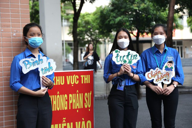 Tiếp sức mùa thi-Dấu ấn màu áo xanh tình nguyện - Ảnh 10.