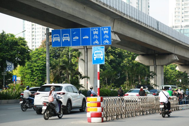 Giao thông vẫn ‘loạn’ trên những tuyến đường mới điều chỉnh - Ảnh 3.