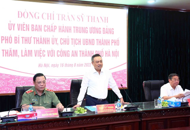 Chủ tịch UBND TP. Trần Sỹ Thanh làm việc với Công an thành phố Hà Nội - Ảnh 1.