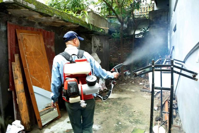 Phát động vệ sinh môi trường, diệt bọ gậy, phòng chống sốt xuất huyết - Ảnh 2.