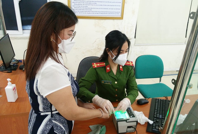 Hà Nội hoàn thành hơn 4 triệu hồ sơ cấp định danh điện tử - Ảnh 1.