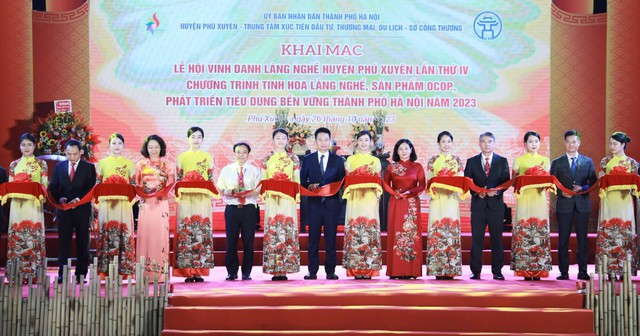 Vinh danh làng nghề huyện Phú Xuyên gắn với tinh hoa sản phẩm OCOP năm 2023 - Ảnh 2.