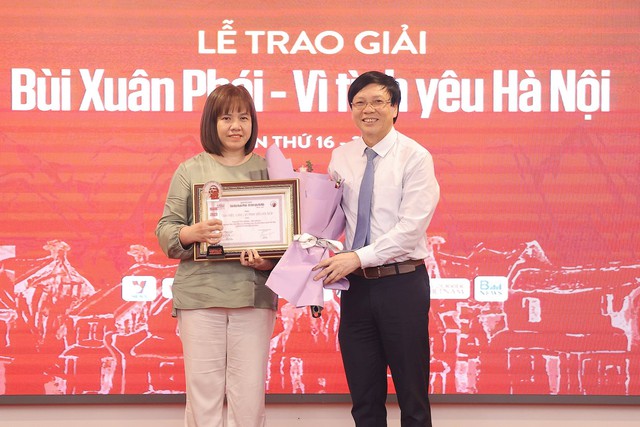 Đạo diễn Đặng Nhật Minh được trao Giải thưởng Lớn - Vì tình yêu Hà Nội - Ảnh 2.