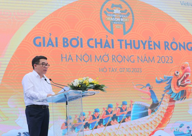 Giải bơi chải thuyền Rồng Hà Nội mở rộng năm 2023 thu hút đông đảo người xem - Ảnh 2.