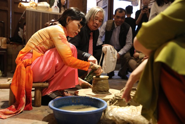 Triển lãm gốm thủ công truyền thống Bát Tràng và gốm Đông Hòa- Ảnh 3.