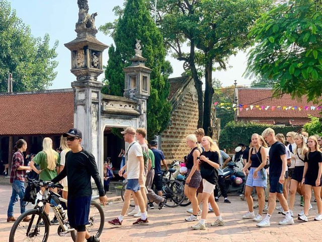 Hà Nội được vinh danh 'Điểm đến du lịch thành phố hàng đầu thế giới 2023'- Ảnh 1.