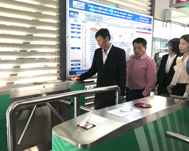 Hà Nội: Thí điểm hệ thống vé điện tử liên thông cho vận tải hành khách công cộng- Ảnh 3.