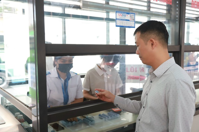 Hà Nội: Thí điểm hệ thống vé điện tử liên thông cho vận tải hành khách công cộng- Ảnh 2.